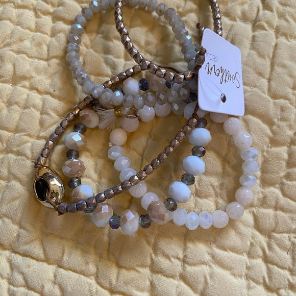 Multi-Color Beaded Bracelet Set - Picture 2 of 3